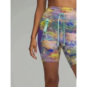Lululemon‎ Women's Cargo SHR Hiking Shorts 8" 4 Altered Nature Multi Carabiner
